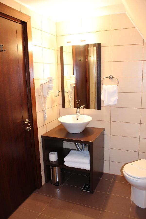 Vila Trapez Négyfalu Kültér fotó